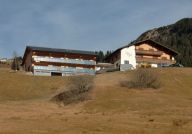 Pension Uga mit 10 Tiefgaragenplätzen